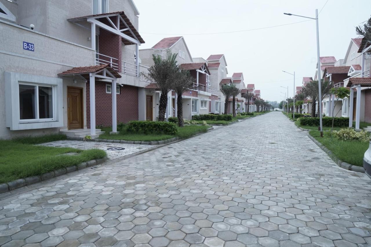 Madhav Kuteer B- 34 Vrindāvan Exterior foto
